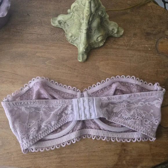 Victorias Secret Lace Bras - Picture 5 of 12